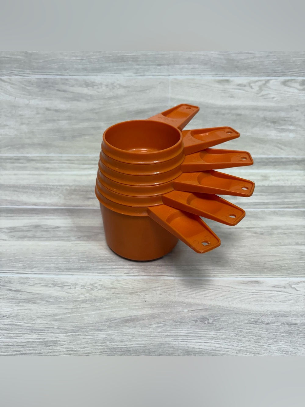 VTG Tupperware 6pc Set Orange Stackable Measuring Cups